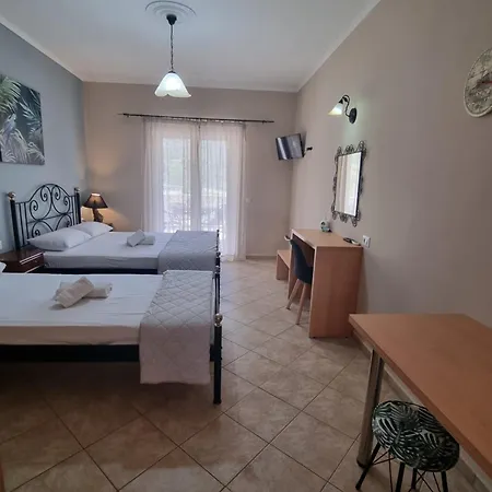 Marathon Studios & Apartment